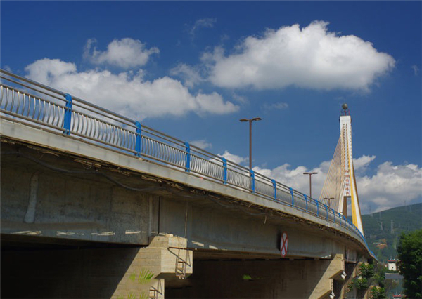 蚌埠304不锈钢桥梁护栏：安全、耐用与美观的完美结合