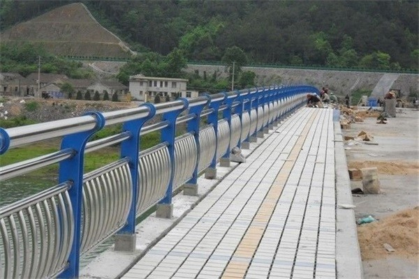 蚌埠不锈钢桥梁灯光护栏
